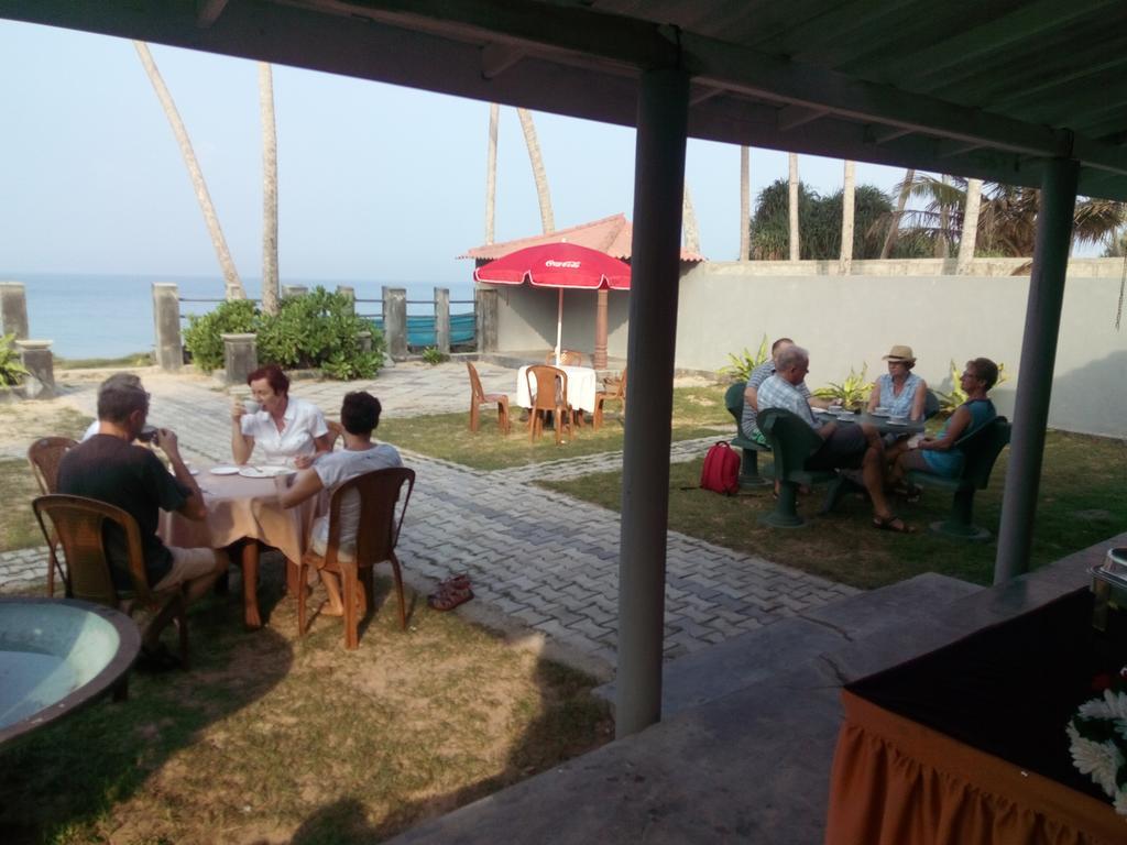 Rainbow Beach Hotel Hikkaduwa Extérieur photo