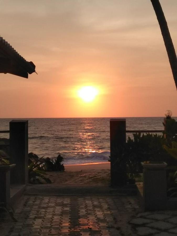 Rainbow Beach Hotel Hikkaduwa Extérieur photo