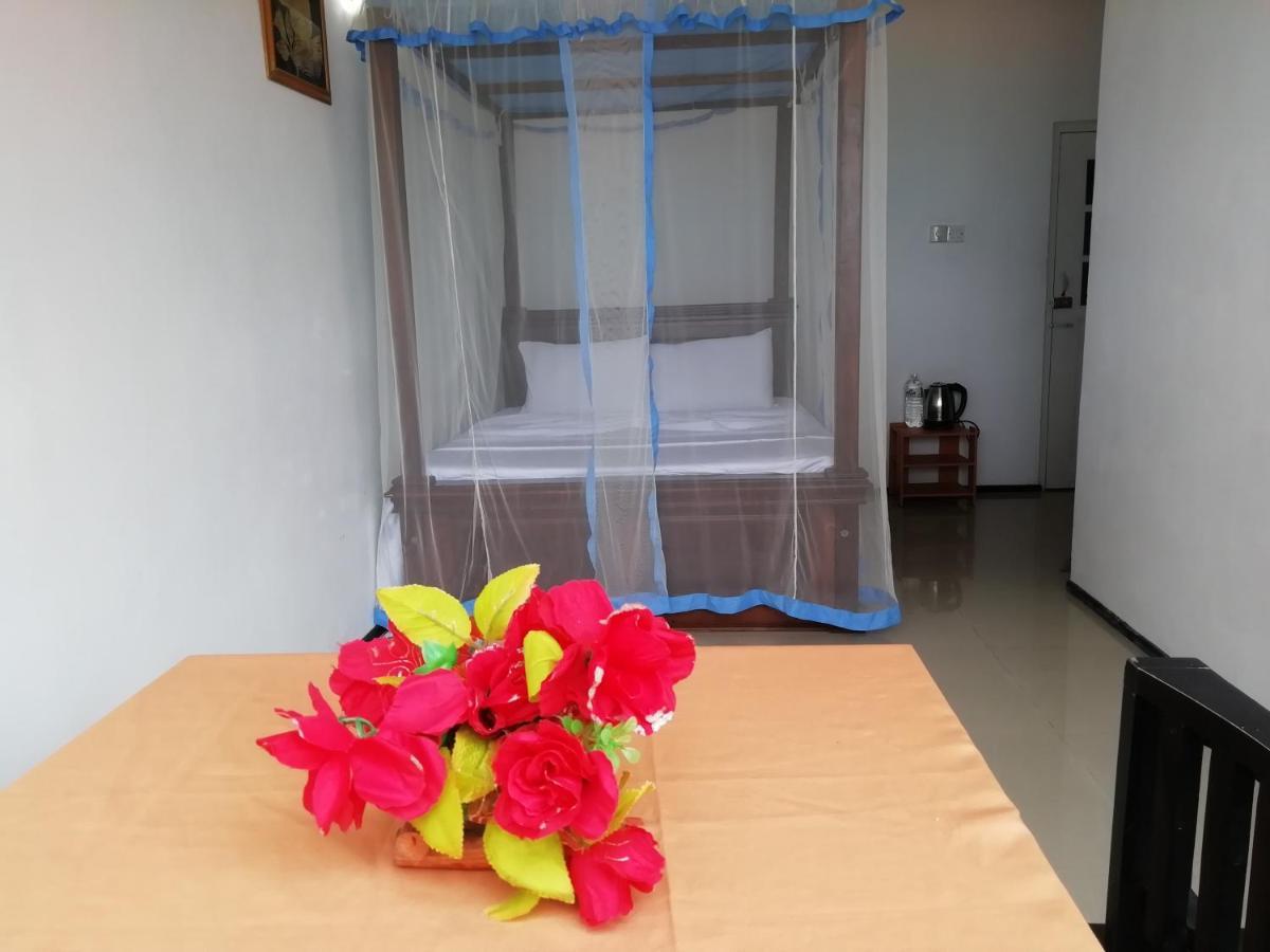 Rainbow Beach Hotel Hikkaduwa Extérieur photo